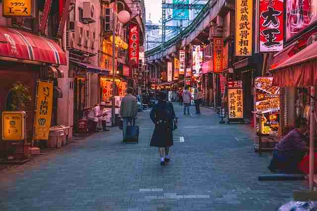 特别策划：黑料社app下载官网争议焦点——深夜慎点